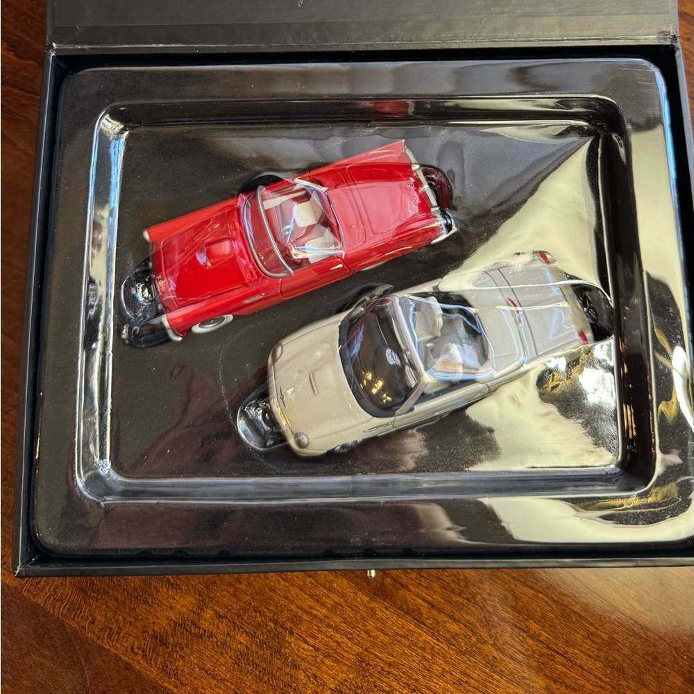Ford Thunderbird Diecast Model Set - Red and Cream
